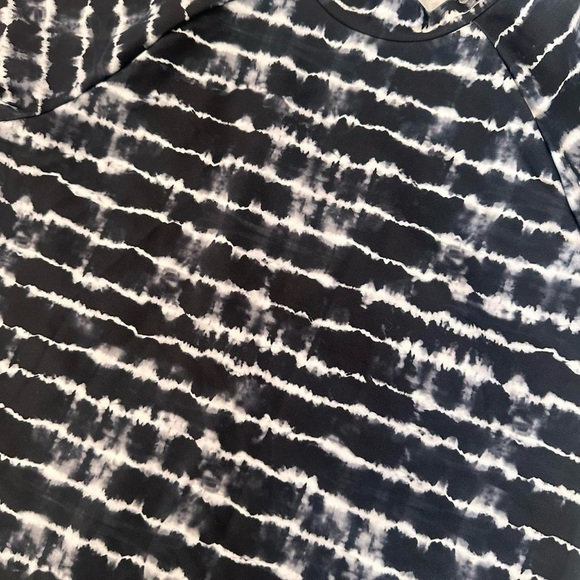 ATHLETA G!RL Girls Activewear T-Shirt size XL/14 Black Tie Dye - Picture 2 of 5